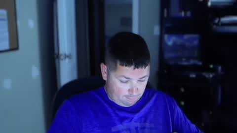 Snapshot of flguy_mike chatting on 10.28.25 FL guy online show from 10.28.25