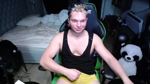 Snapshot of flirty_sugar chatting on 11.19.25 Flirty sugar online show from 11.19.25