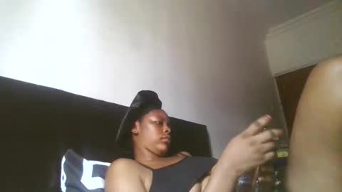 Snapshot of flirty_xbunny chatting on 01.12.26 Beauty online show from 01.12.26