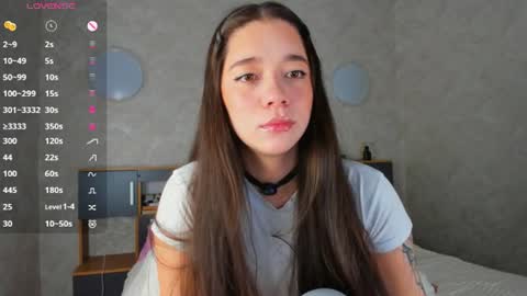 Snapshot of flirtykitty_ chatting on 06.17.26 Emely online show from 06.17.26