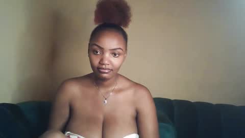 Snapshot of flirtymimie chatting on 11.17.25 flirtymimie online show from 11.17.25