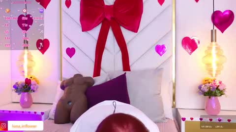 Snapshot of flor_deluna chatting on 02.22.26 Luna online show from 02.22.26