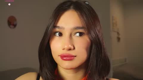 Snapshot of floralmuse chatting on 11.05.25 Viola online show from 11.05.25