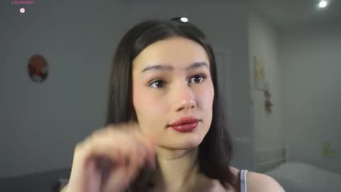 Snapshot of floralmuse chatting on 11.18.25 Viola online show from 11.18.25