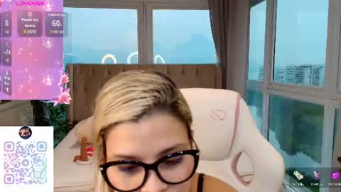 Snapshot of florence_ford chatting on 06.11.26 Florence Ford online show from 06.11.26
