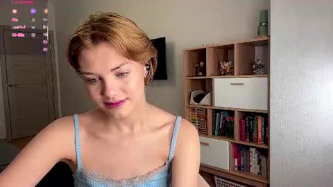 Snapshot of florenceheatly chatting on 07.22.26 Flora online show from 07.22.26