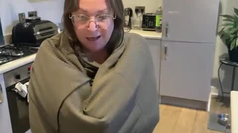 Snapshot of flossyishot chatting on 10.17.25 flossyishot online show from 10.17.25