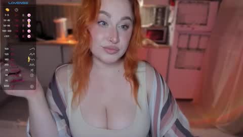 Snapshot of flower_camellia chatting on 11.01.25 Camelia online show from 11.01.25