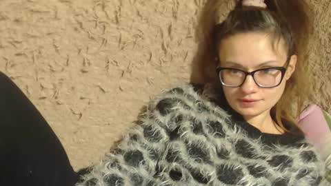 Snapshot of flowercandydoll13 chatting on 12.19.24 say meow and send tip  online show from 12.19.24