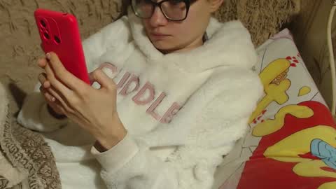 Snapshot of flowercandydoll13 chatting on 01.18.25 say meow and send tip  online show from 01.18.25