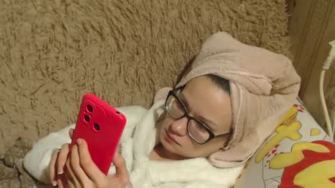 Snapshot of flowercandydoll13 chatting on 01.20.25 say meow and send tip  online show from 01.20.25