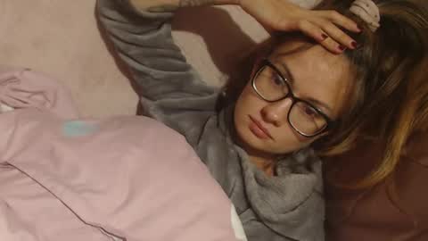Snapshot of flowercandydoll13 chatting on 10.01.25 say meow and send tip  online show from 10.01.25