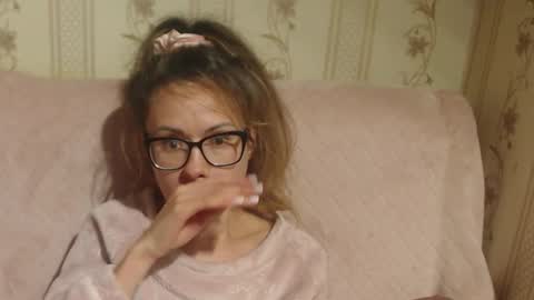 Snapshot of flowercandydoll13 chatting on 10.24.25 say meow and send tip  online show from 10.24.25