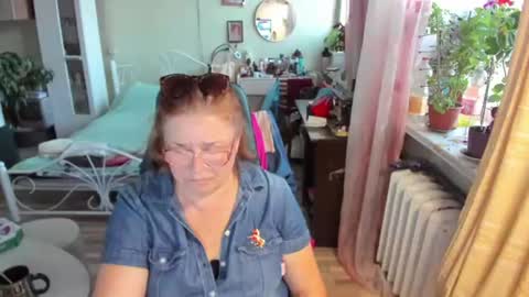 Snapshot of flowerlover8 chatting on 07.18.26 Flowerlower online show from 07.18.26