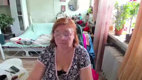 Snapshot of flowerlover8 chatting on 07.19.26 Flowerlower online show from 07.19.26