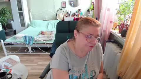 Snapshot of flowerlover8 chatting on 07.28.26 Flowerlower online show from 07.28.26