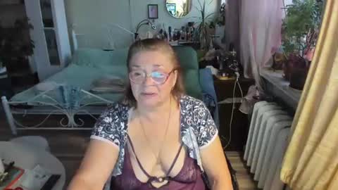 Snapshot of flowerlover8 chatting on 07.28.26 Flowerlower online show from 07.28.26