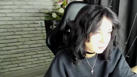 Snapshot of flowers_an chatting on 02.25.25 flowers_an online show from 02.25.25