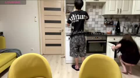 flowerscouple online show from 05.03.26