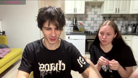 flowerscouple online show from 05.04.26