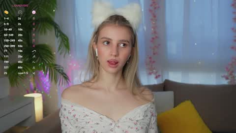 Snapshot of fluffy_angel chatting on 01.15.25 Adeline online show from 01.15.25