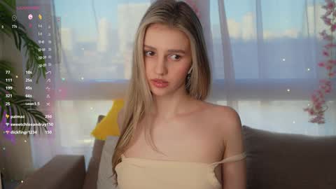 Snapshot of fluffy_angel chatting on 01.21.25 Adeline online show from 01.21.25