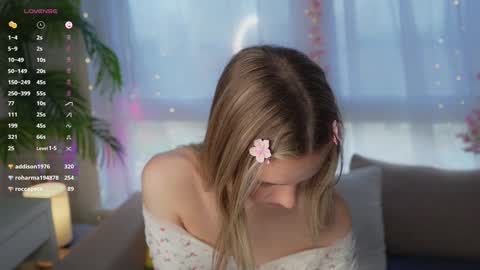 Snapshot of fluffy_angel chatting on 02.06.25 Adeline online show from 02.06.25