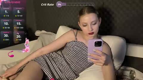 Snapshot of fluffy_cloude chatting on 03.22.26 fluffy_cloude online show from 03.22.26