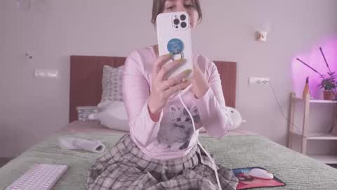 Snapshot of fluffy_hat chatting on 02.09.25 Fluffy and Krut online show from 02.09.25