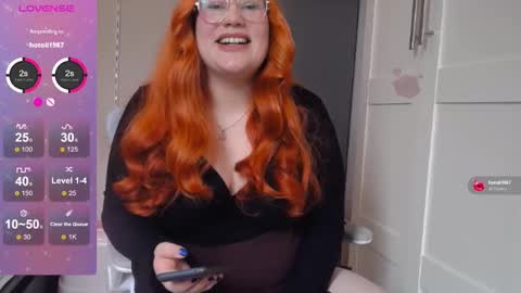 Snapshot of fluffy_rainbow_kity chatting on 11.10.25 Fluffy Kity online show from 11.10.25