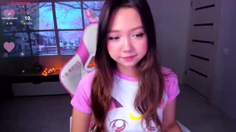 Snapshot of fluffy_rose chatting on 11.22.25 Rose online show from 11.22.25