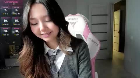 Snapshot of fluffy_rose chatting on 02.12.26 Rose online show from 02.12.26