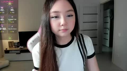 Snapshot of fluffy_rose chatting on 03.06.26 Rose online show from 03.06.26