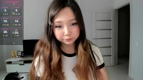 Snapshot of fluffy_rose chatting on 03.17.26 Rose online show from 03.17.26