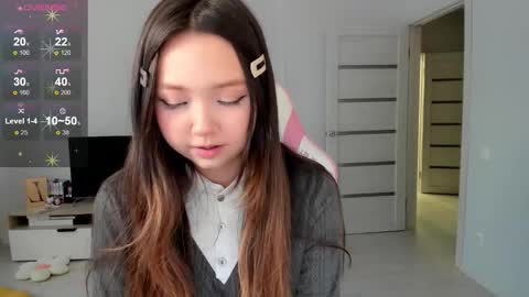 Snapshot of fluffy_rose chatting on 03.20.26 Rose online show from 03.20.26