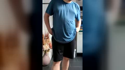 Snapshot of fluffybutt_ chatting on 06.17.26 fluffybutt_ online show from 06.17.26