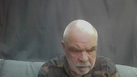 Snapshot of flutto chatting on 05.30.26 flutto online show from 05.30.26