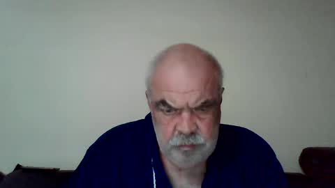 Snapshot of flutto chatting on 06.15.26 flutto online show from 06.15.26