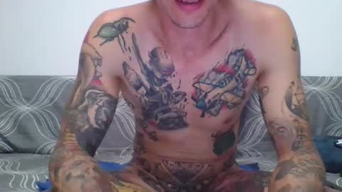 Snapshot of flylen chatting on 10.04.25 flylen online show from 10.04.25