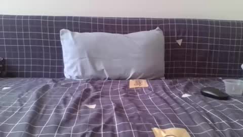 Snapshot of flylen chatting on 12.17.25 flylen online show from 12.17.25