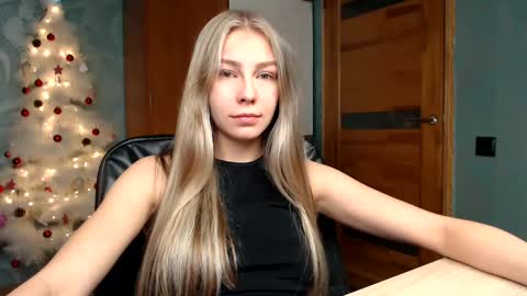 Molli  Ready for any play with you. Hottest show in pvt  Help a student earn big tokens  online show from 12.26.24