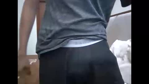 Snapshot of fonzi_flores chatting on 10.09.25 fonzi_flores online show from 10.09.25