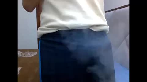 Snapshot of fonzi_flores chatting on 10.12.25 fonzi_flores online show from 10.12.25