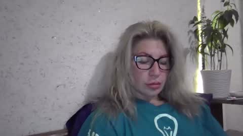 fox_red_lady7 online show from 11.15.25