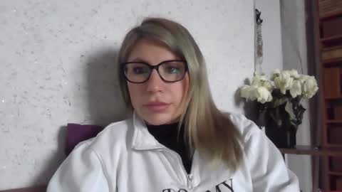 fox_red_lady7 online show from 02.04.26