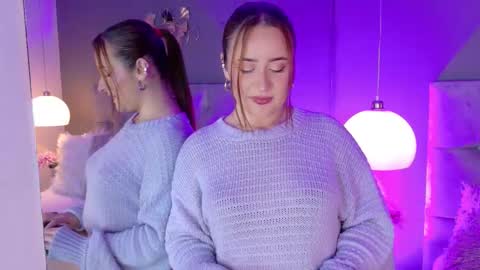 Snapshot of foxienova chatting on 02.19.26 Foxie online show from 02.19.26