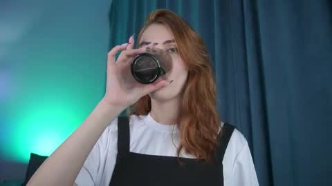 Snapshot of foxy_cute4you chatting on 02.15.26 Eva online show from 02.15.26