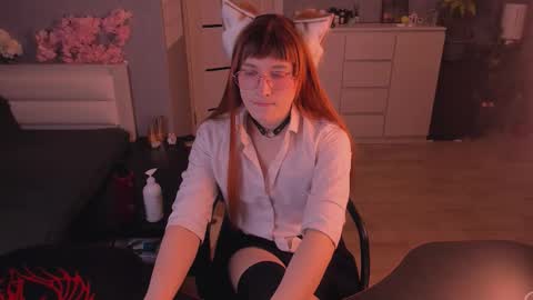 Snapshot of foxy_jpg chatting on 03.06.26 Sue online show from 03.06.26