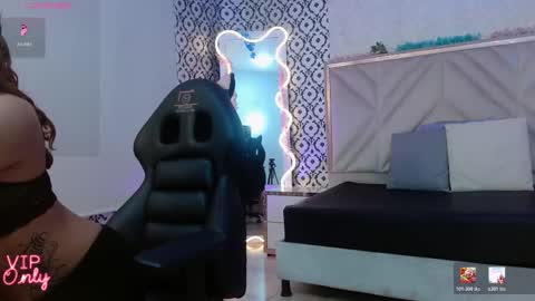 Snapshot of foxy_tay1 chatting on 02.17.26 Foxy online show from 02.17.26