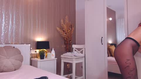 Adela - Single mom. 40 y online show from 01.21.25